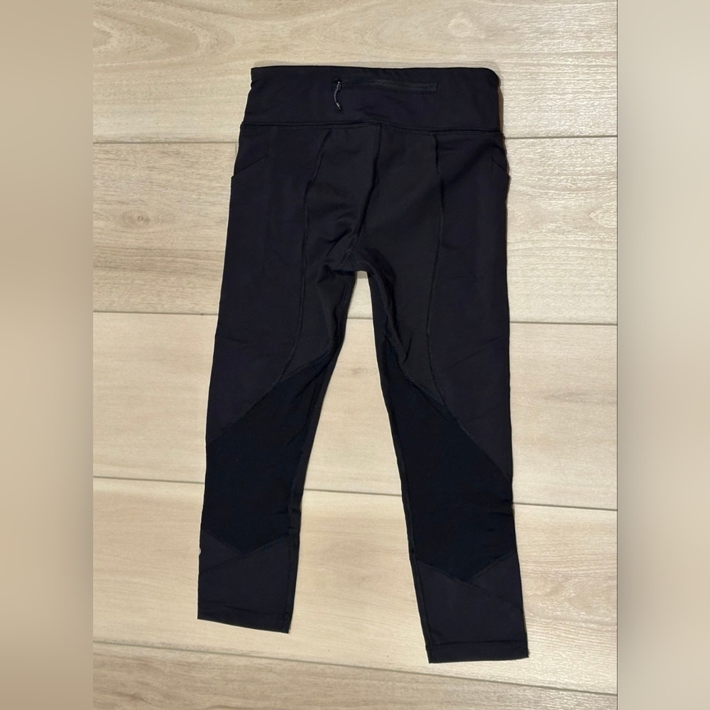 Lululemon Athletica - Picture 10 of 12